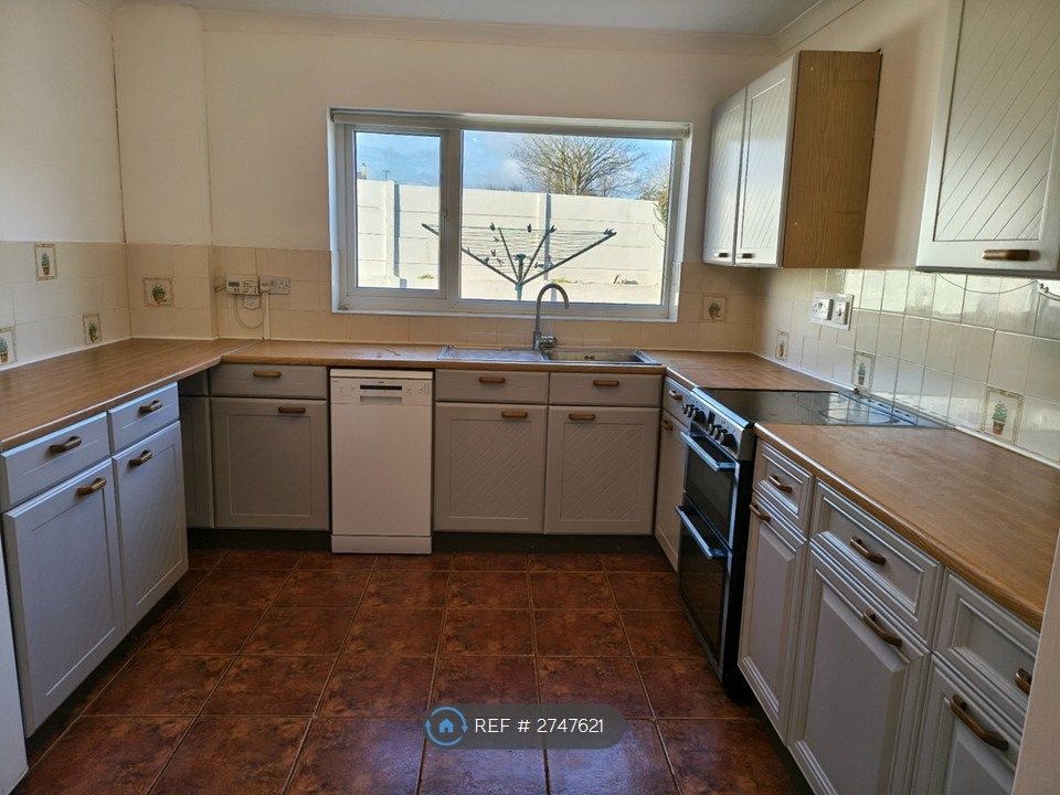 Property photo 2 of 13 Kitchen