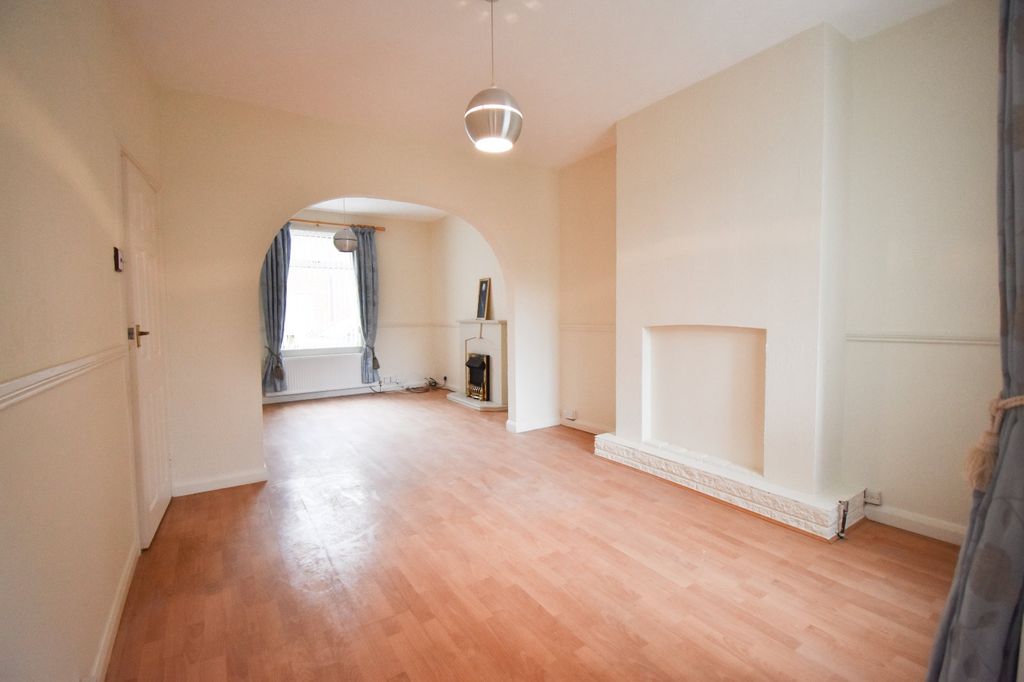 Property photo 3 of 12 Living/Dining Room