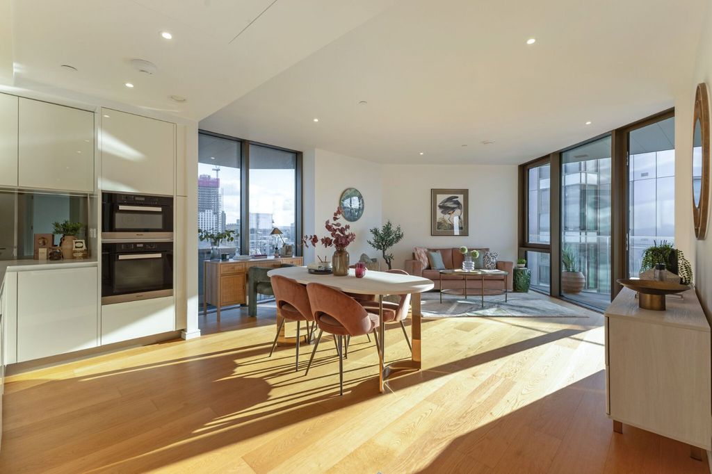 Property photo 1 of 36 Living & Kitchen