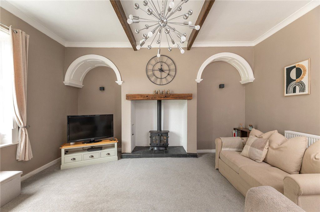 Property photo 2 of 16 Lounge