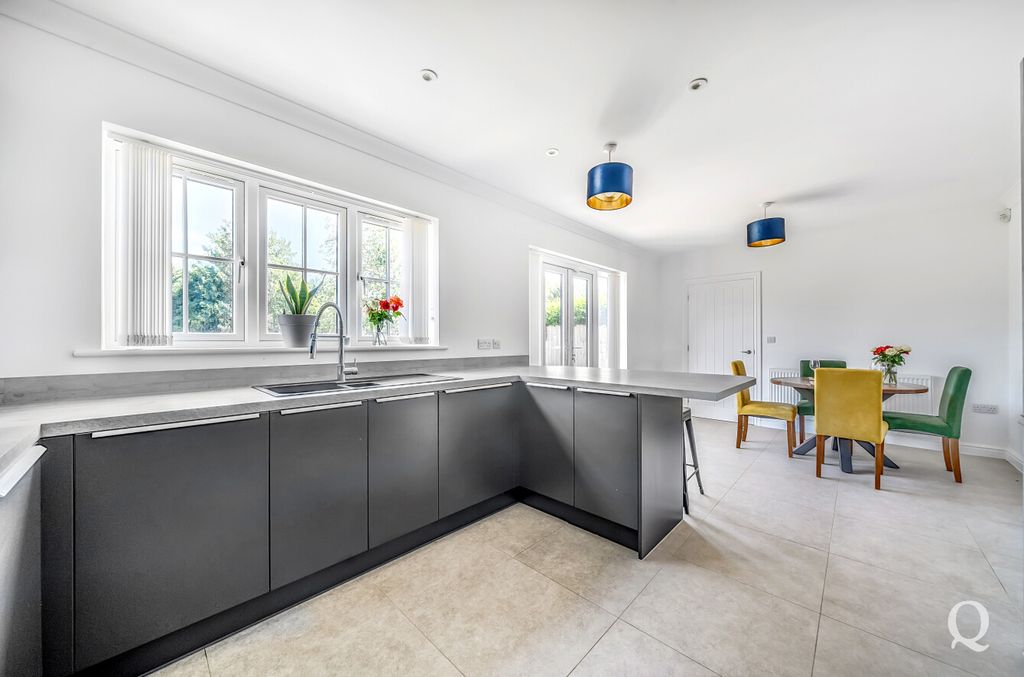 Property photo 2 of 24 92B81044-6Ec2-4E1...