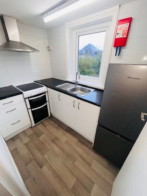 Property photo 3 of 6 Kitchen