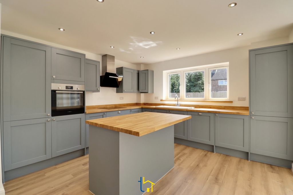 Property photo 2 of 34 Img_6721-Img_6723
