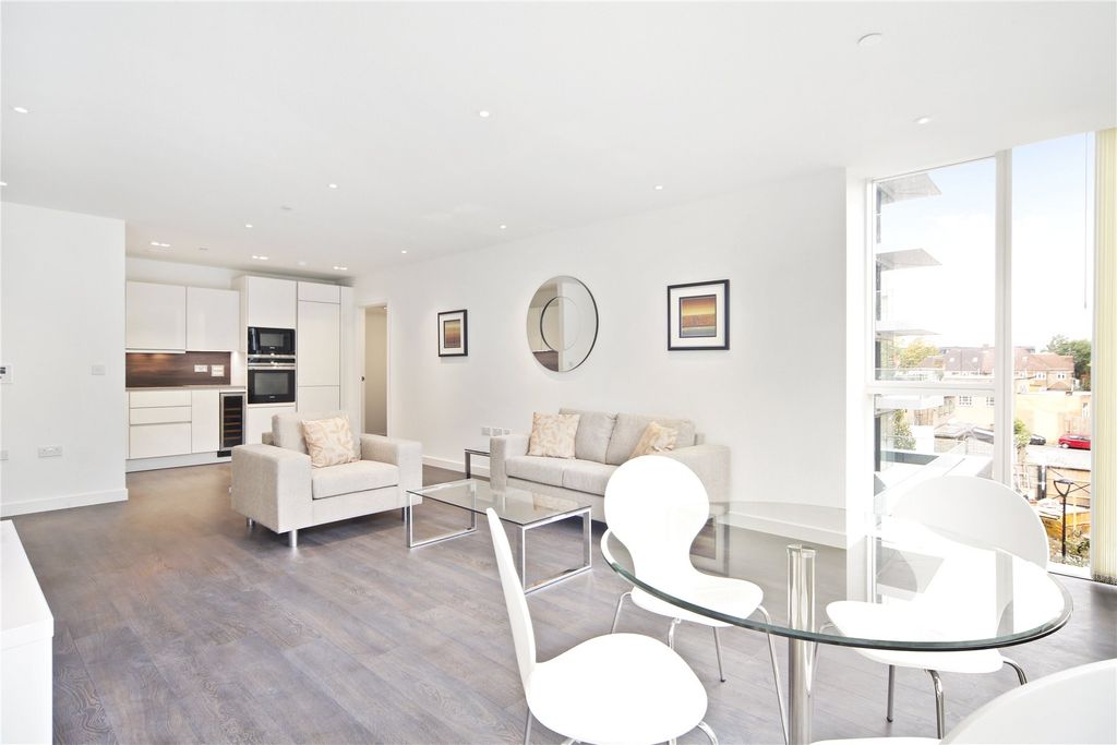 Property photo 2 of 22 Picture No. 12