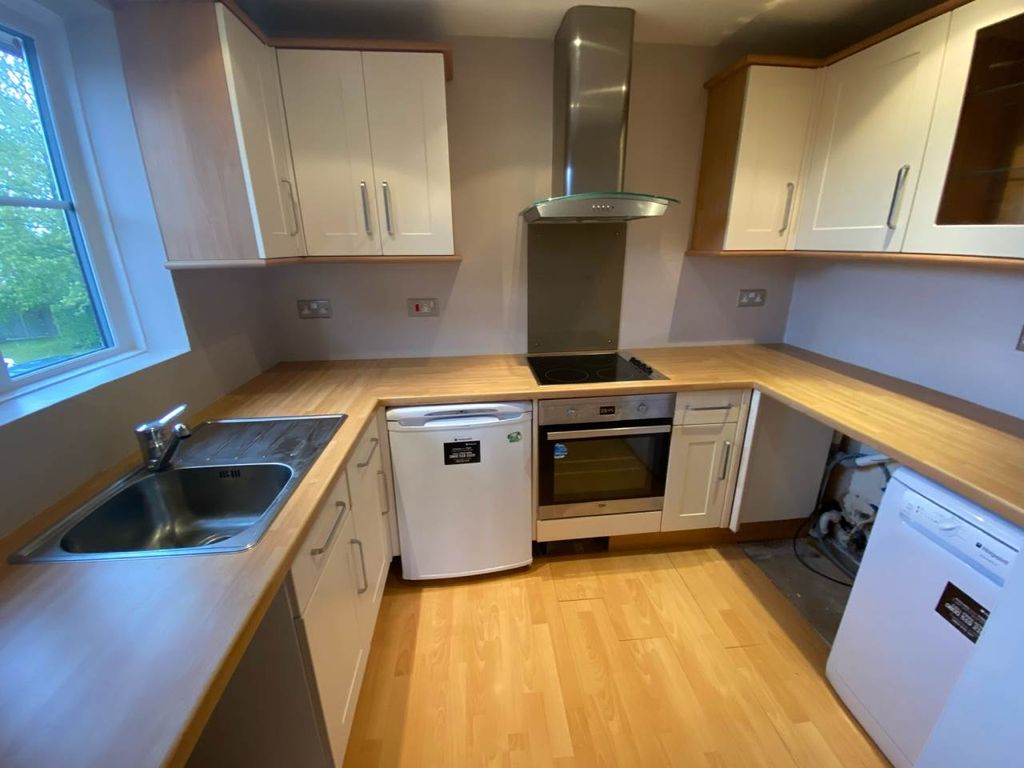 Property photo 3 of 8 502444B4-95B0-4459-8B44-0Fa849C3668A