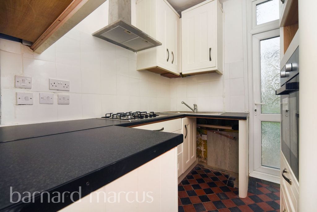 Property photo 3 of 8 Bedroom 1