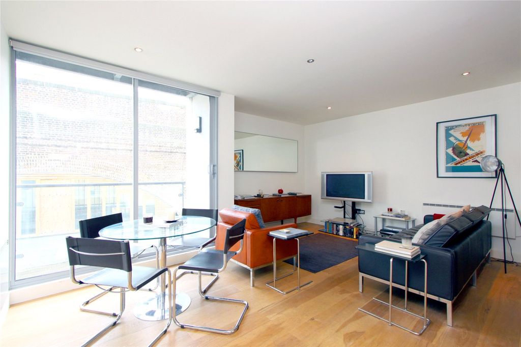 Property photo 3 of 8 Picture No. 01