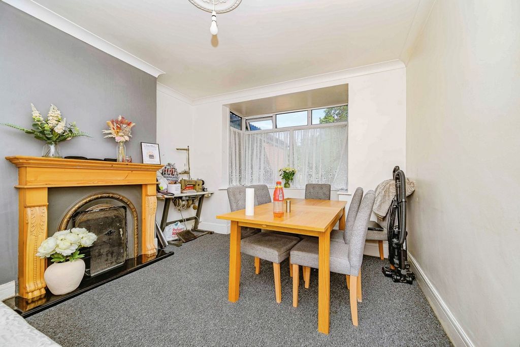 Property photo 3 of 13 Photo