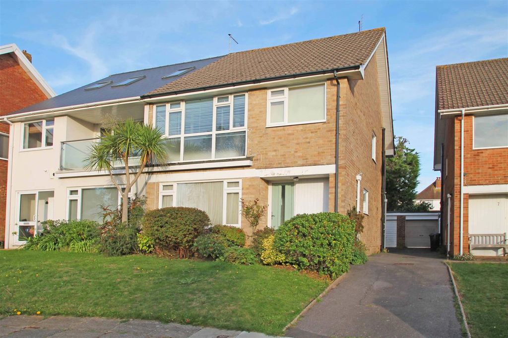 Property photo 1 of 20 The Paddock