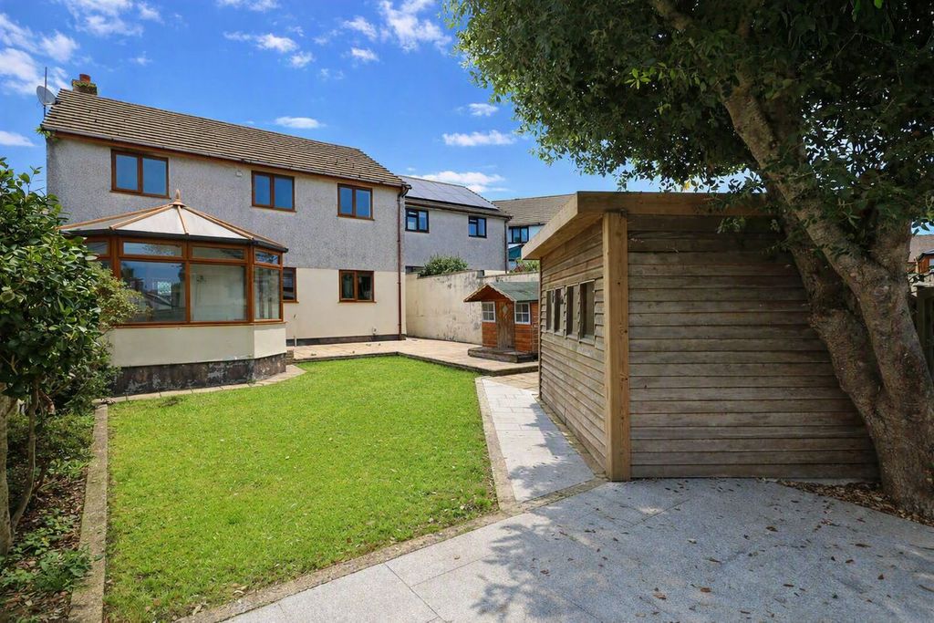 Property photo 2 of 22