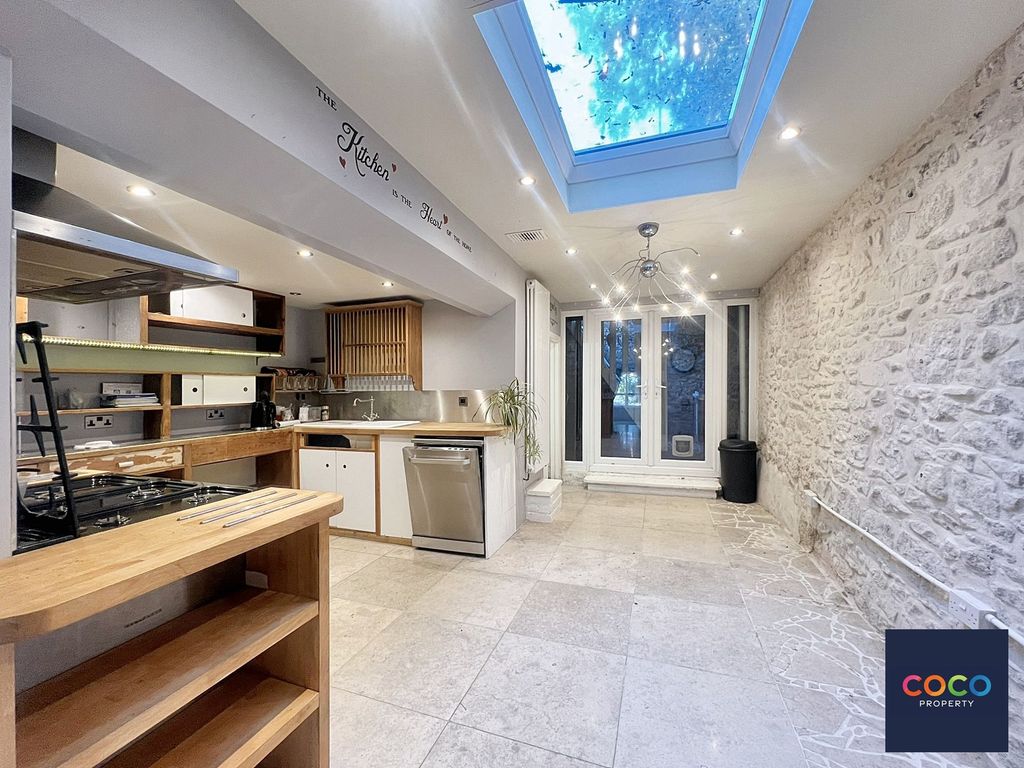 Property photo 3 of 16 Kitchen/Diner