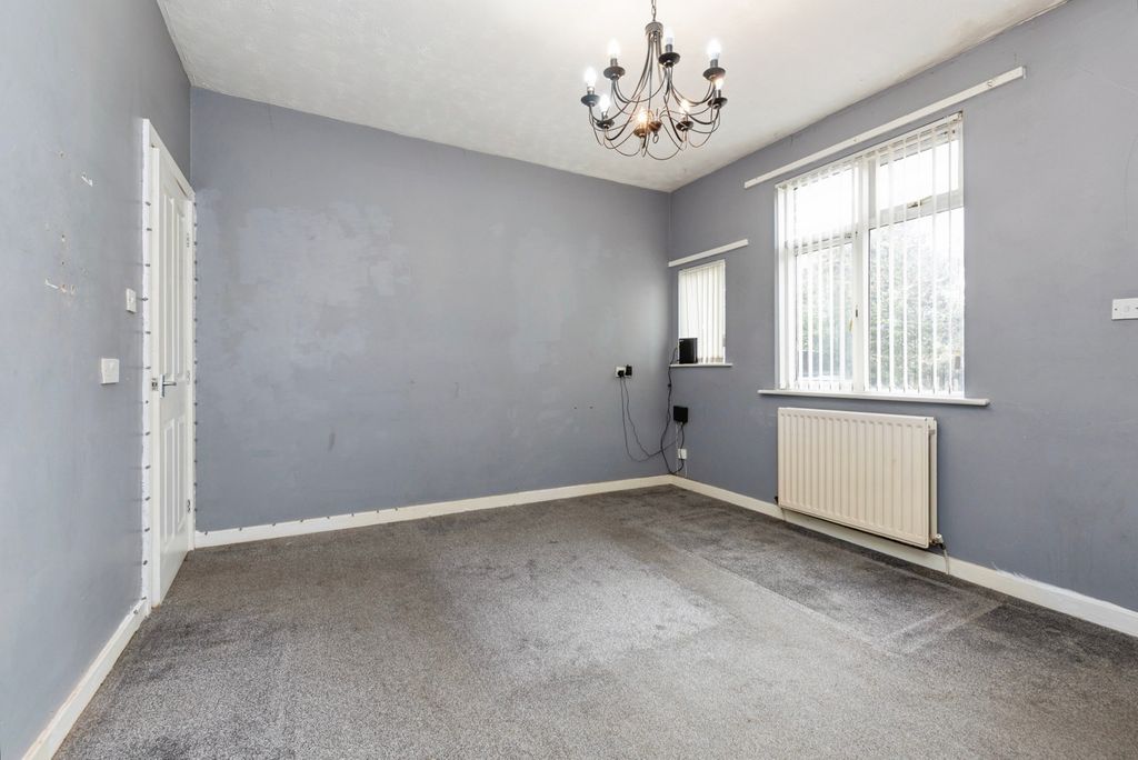Property photo 3 of 16 Photo