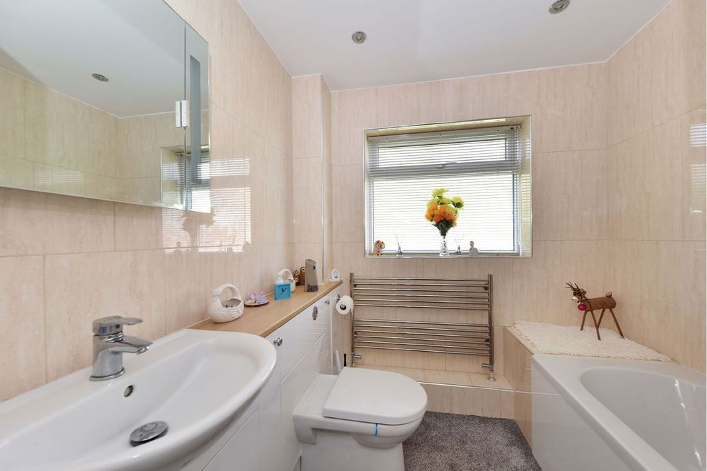 Additional image 6 of 2 bed flat for saleBollinbrook Road, Macclesfield SK10