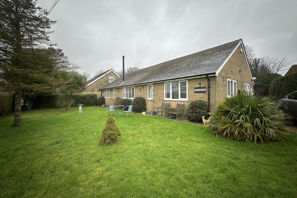 Property photo 1 of 12 Photo 3