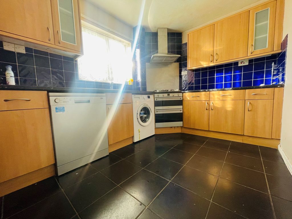 Property photo 1 of 5 Kitchen