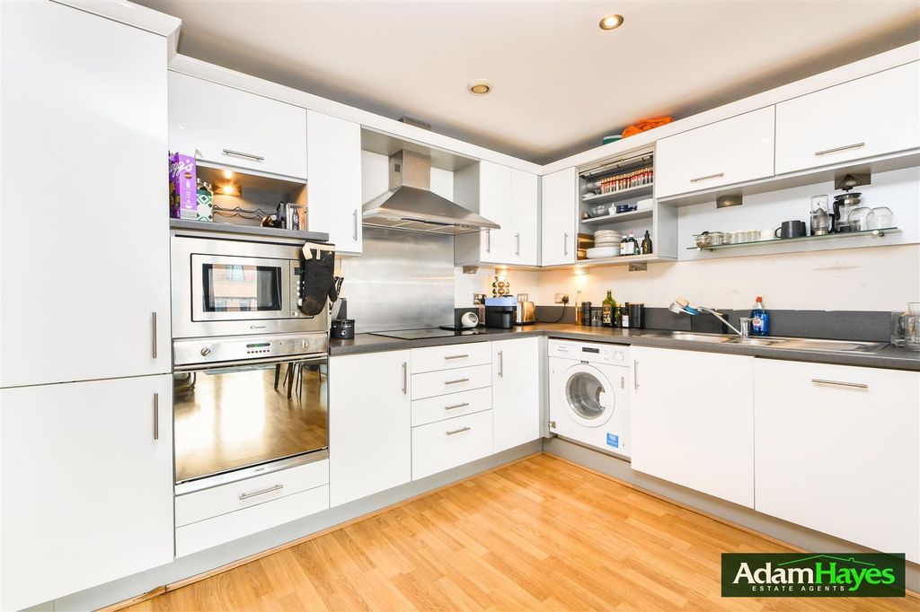 Property photo 2 of 8 Asaq6Fr3Ruooal4Cturr7W.Jpg