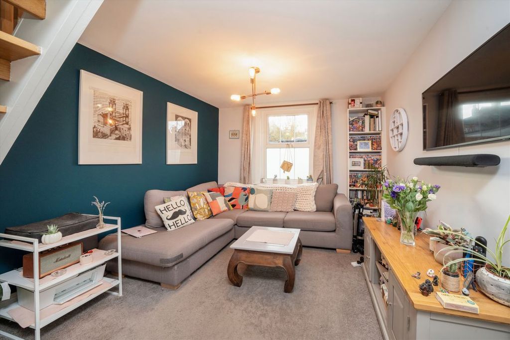 Property photo 2 of 7