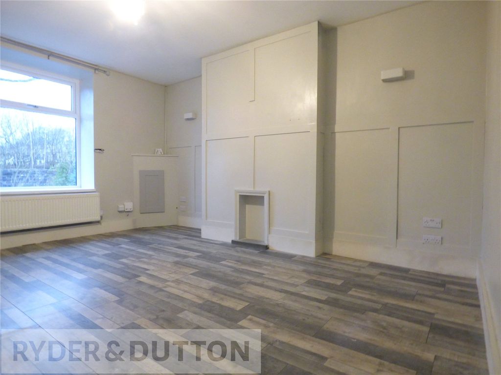 Property photo 1 of 15 Lounge