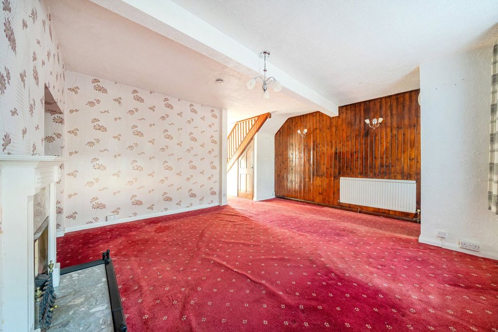 Property photo 2 of 15 1509433-12-6A86Be...