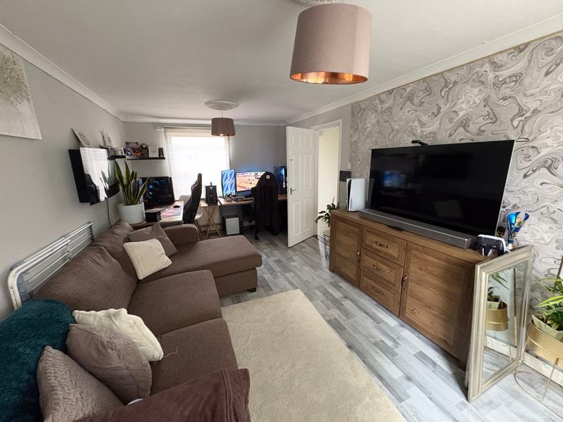 Property photo 2 of 6 Photo 11