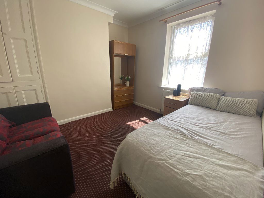 Property photo 1 of 4