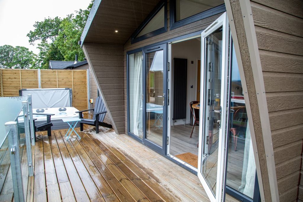 Property photo 2 of 10 Letham Feus (29)