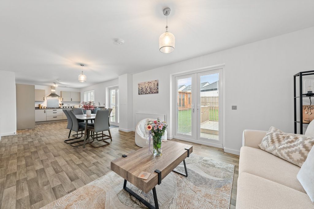 Property photo 2 of 50