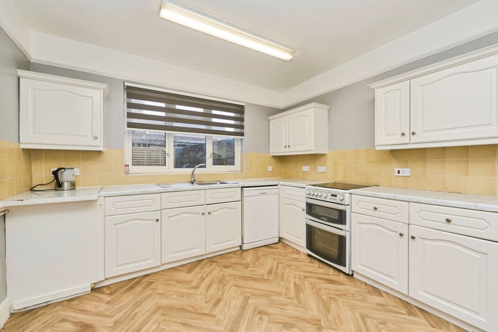 Property photo 3 of 17 Photo