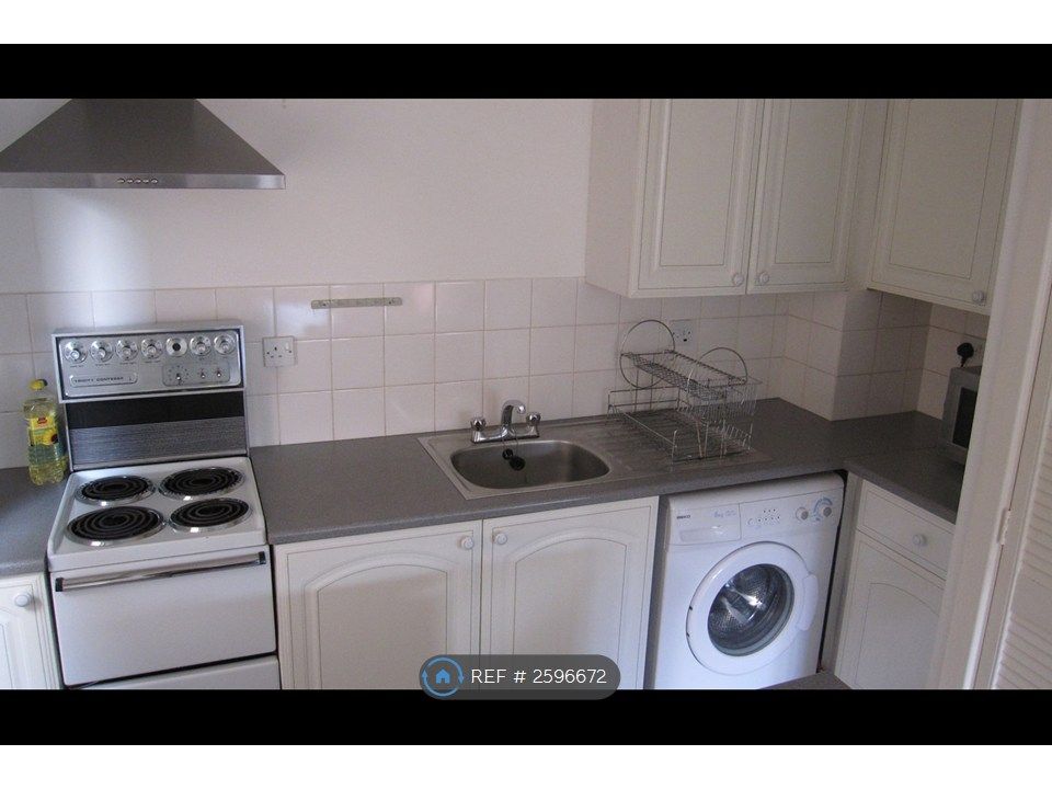 Property photo 2 of 4 Kitchen (Open-Plan With Living Room)