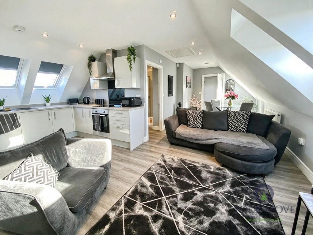 Property photo 2 of 8 Pbox-Img.Jpg