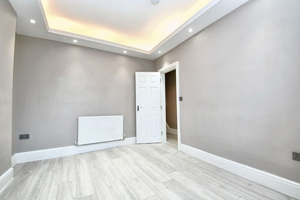 Property photo 3 of 12 Photo 12