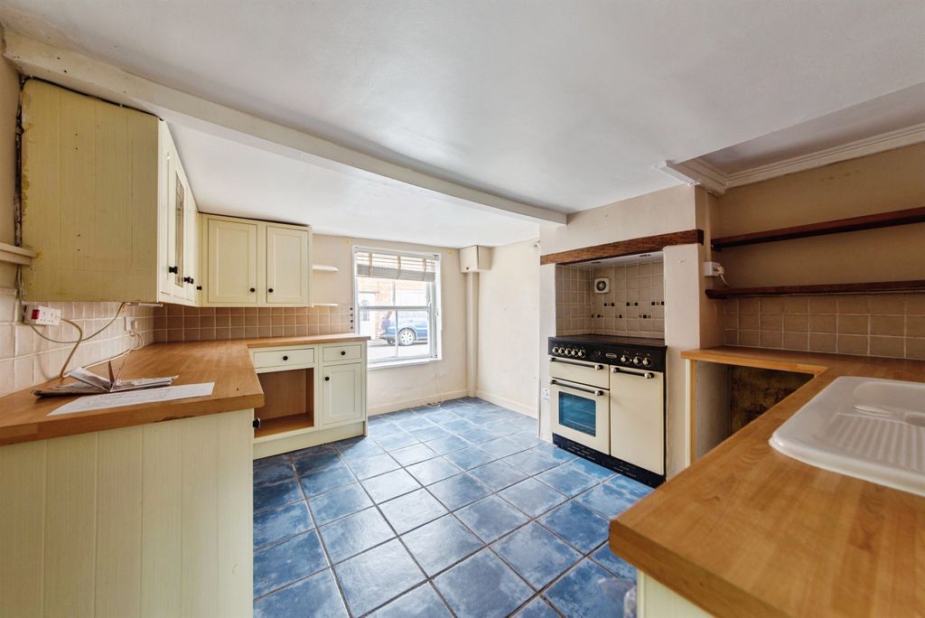 Property photo 3 of 17