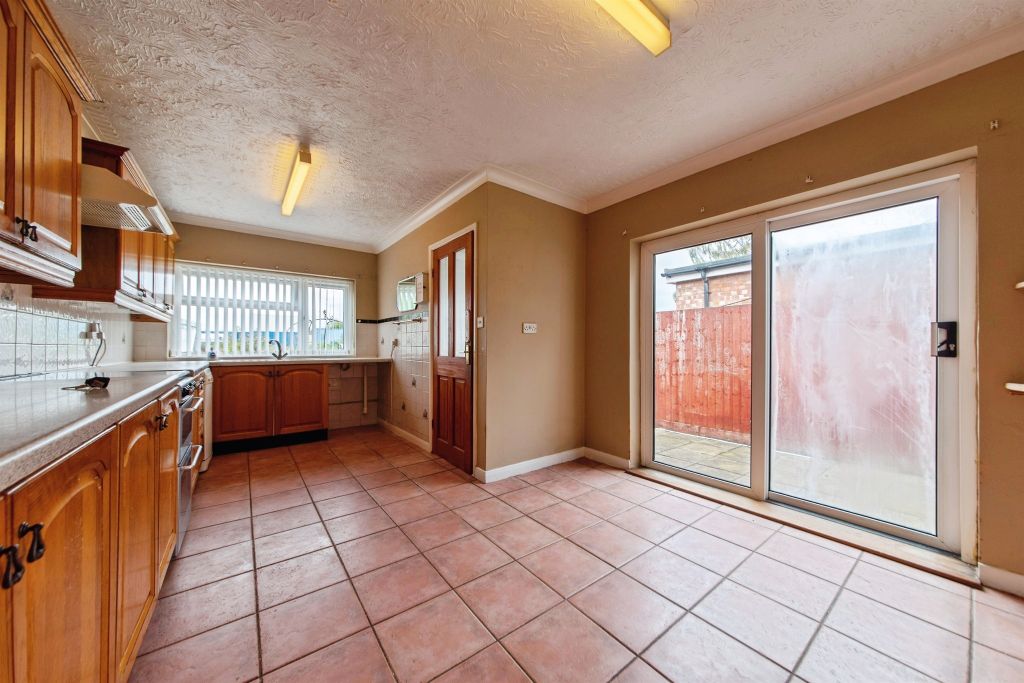 Property photo 2 of 4 Kitchen