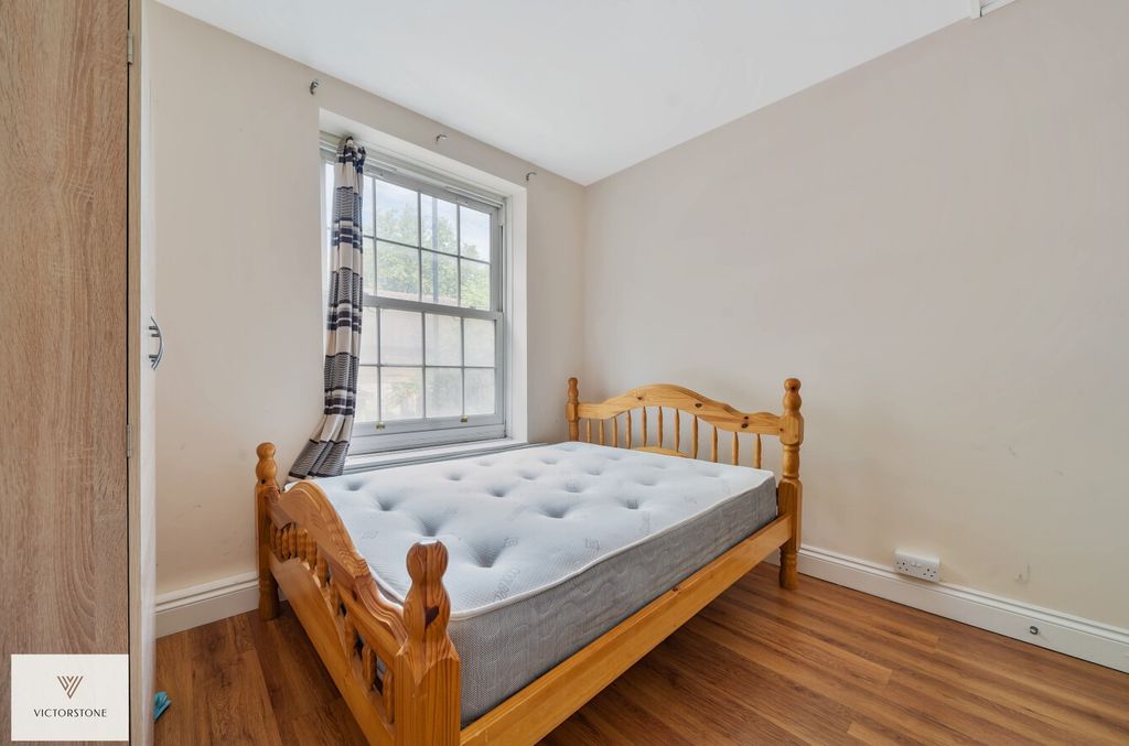 Property photo 2 of 17 1759553