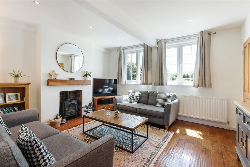 Property photo 2 of 15 60657_014.Jpg