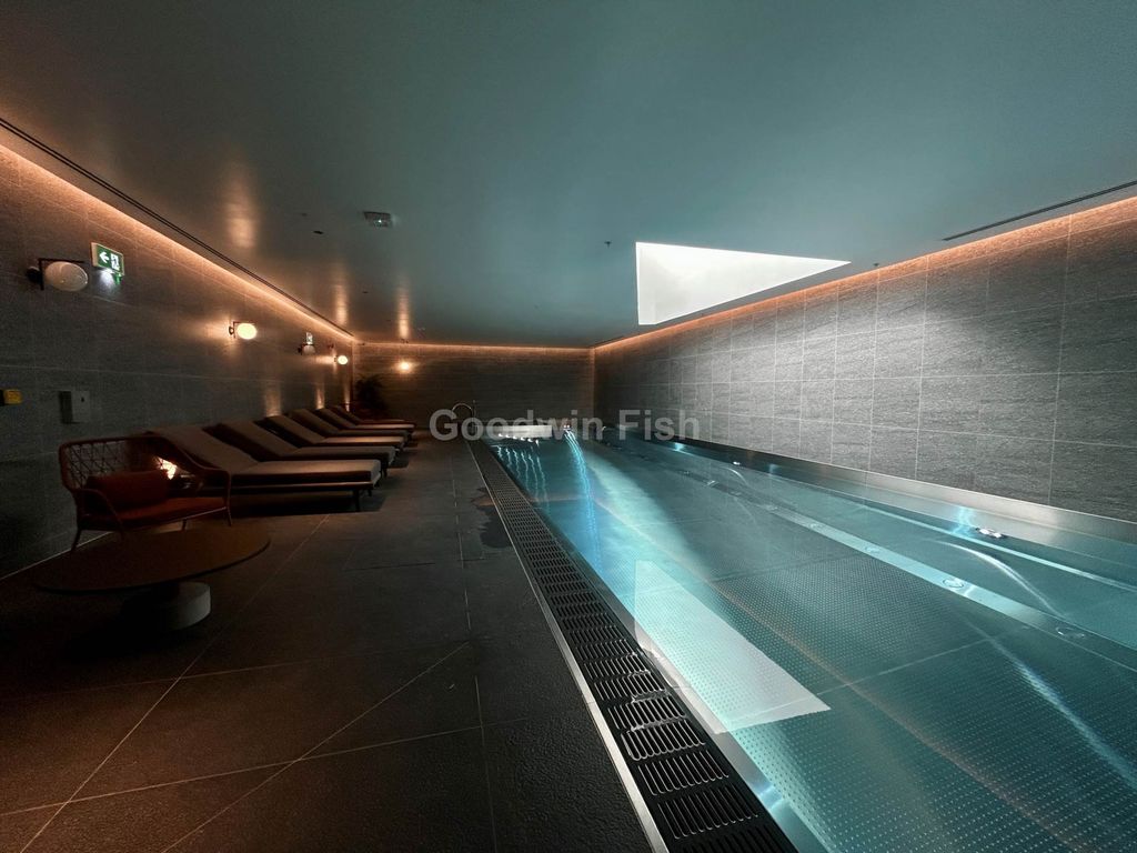 Property photo 2 of 33