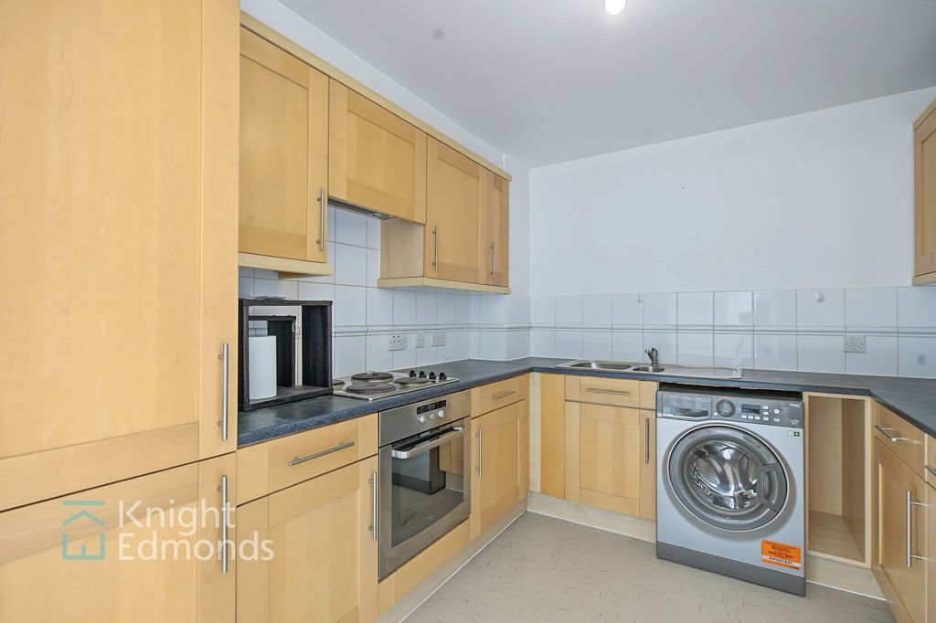 Property photo 1 of 7 Kitchen