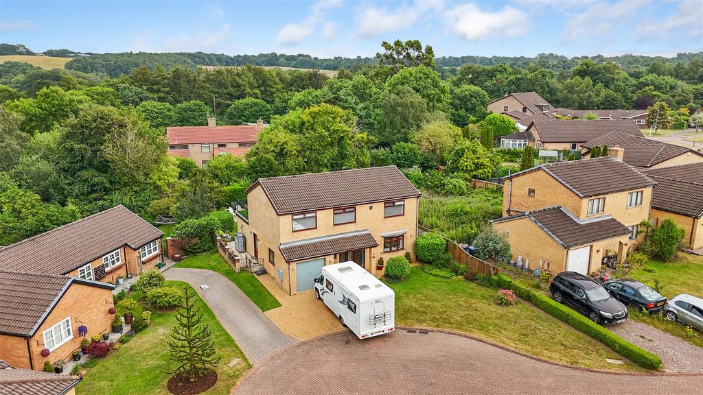 Property photo 1 of 33