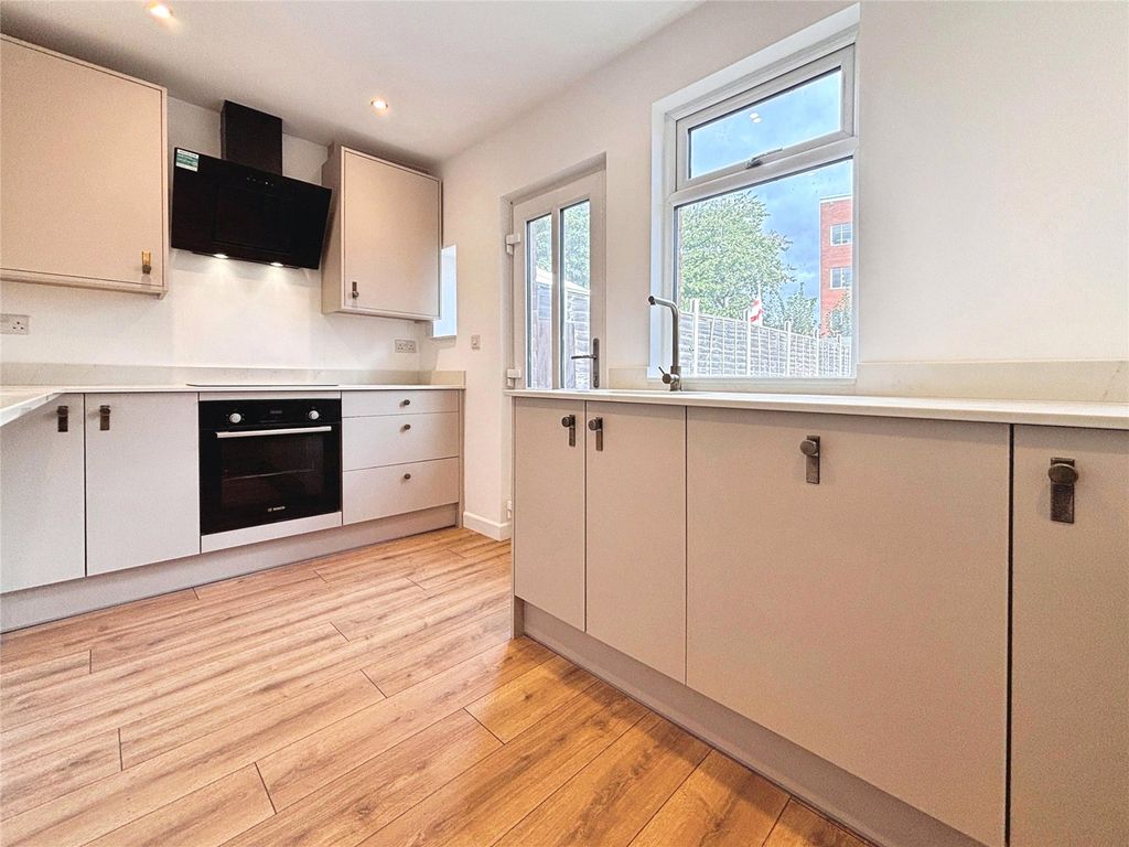 Property photo 3 of 17 Kitchen