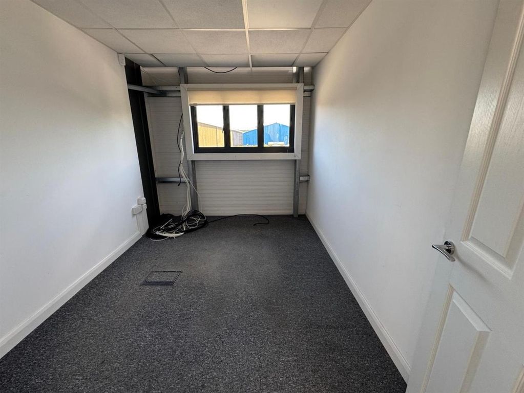 Property photo 2 of 8 Office B
