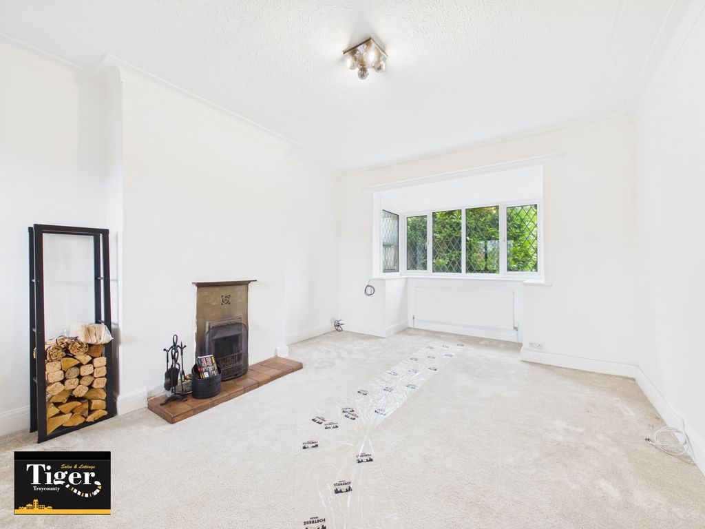 Property photo 3 of 32 Cam03440G0-Pr0658-Still023