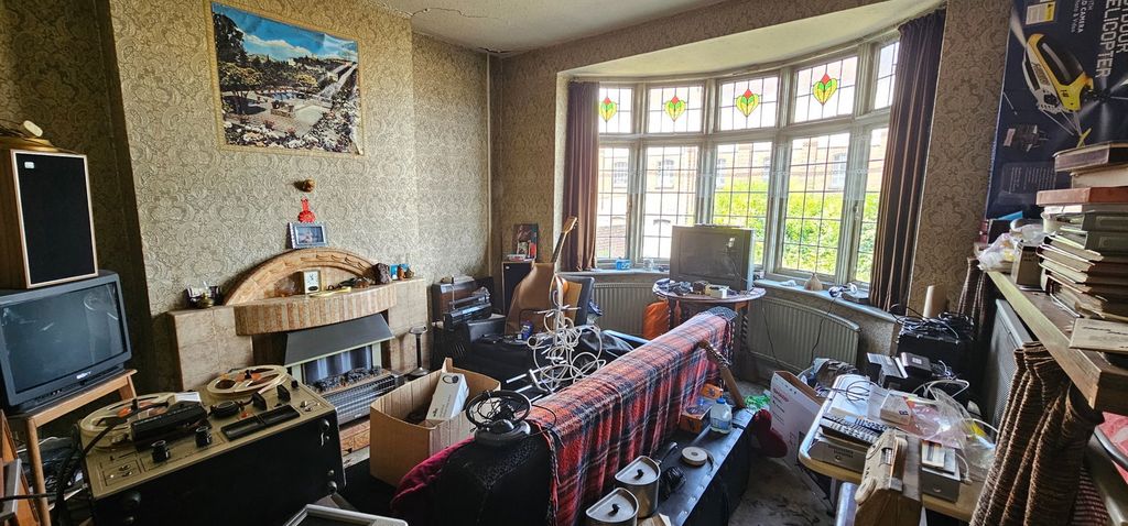 Property photo 3 of 11