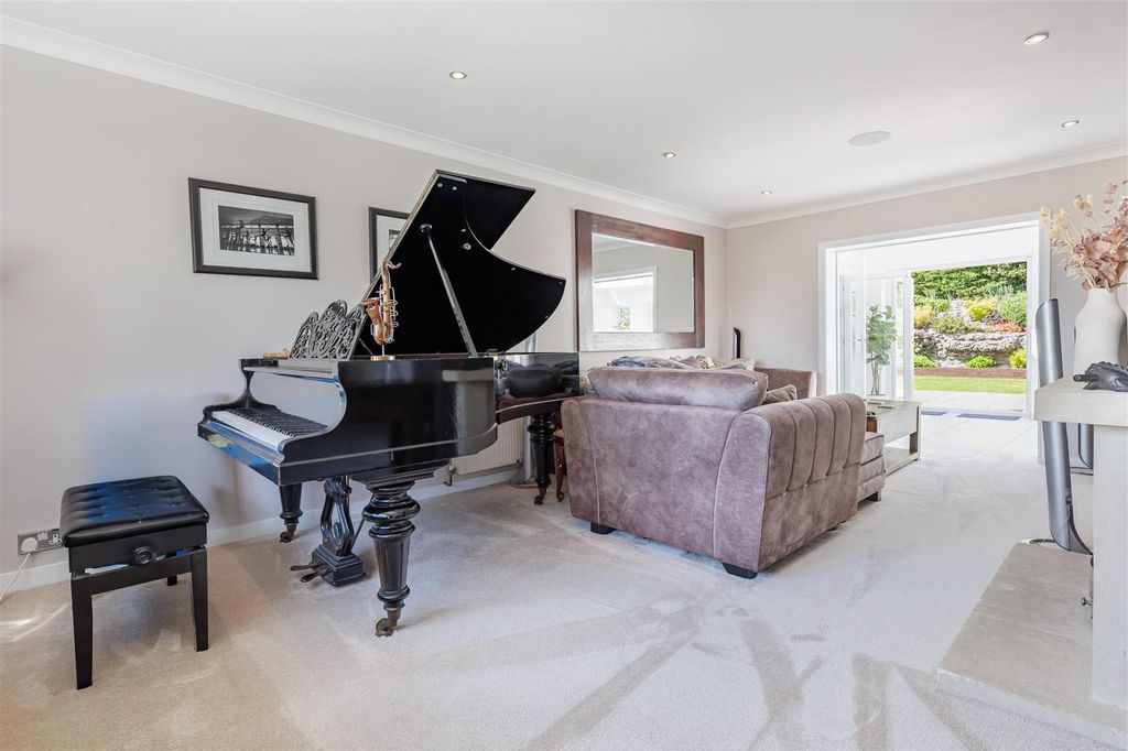 Property photo 3 of 58 5 Ravensmere (3).Jpg