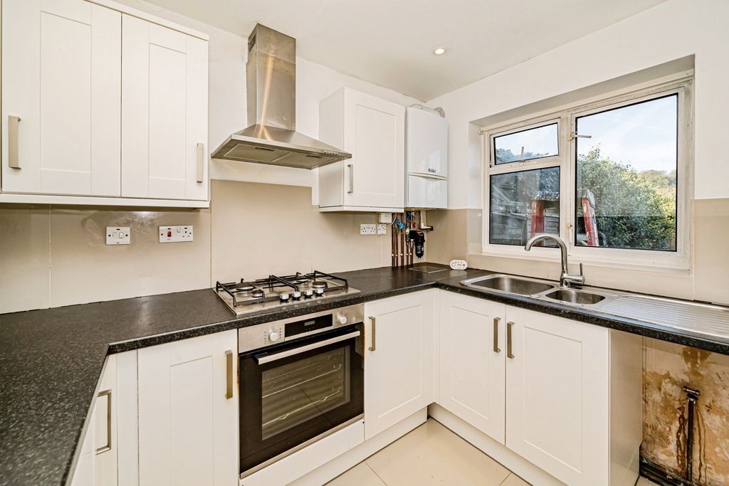Property photo 2 of 10 Pbox-Img.Jpg