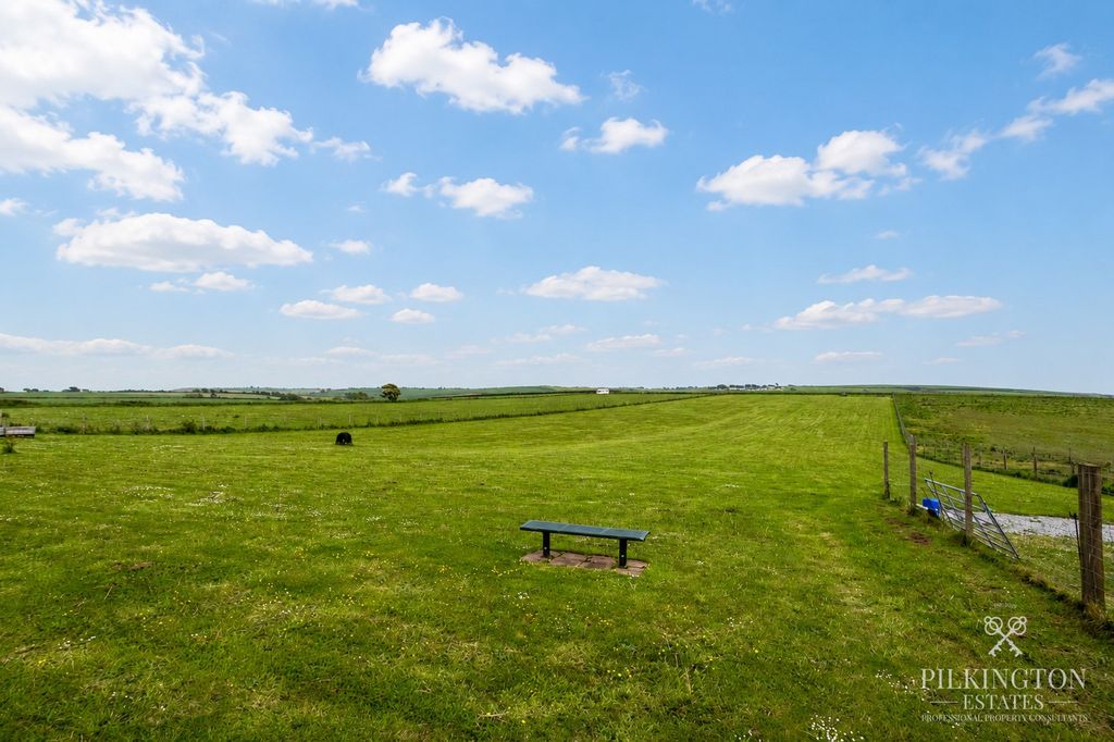 Property photo 3 of 5 5187223