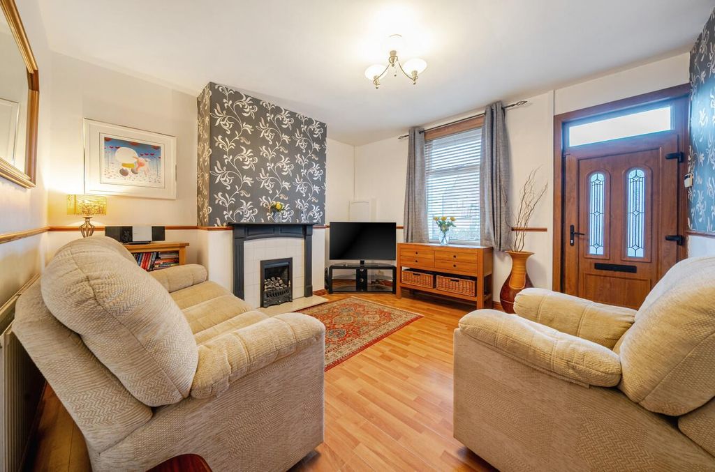 Property photo 2 of 18 1396069-5-6964Cb4715355.Jpg