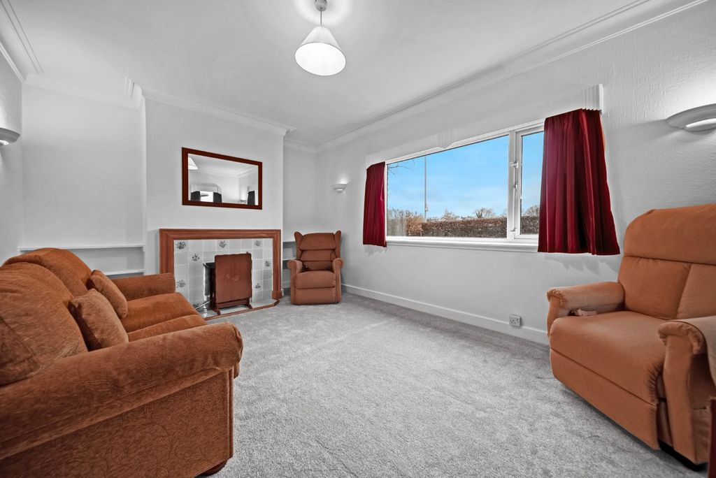 Property photo 2 of 18 Picture No. 11