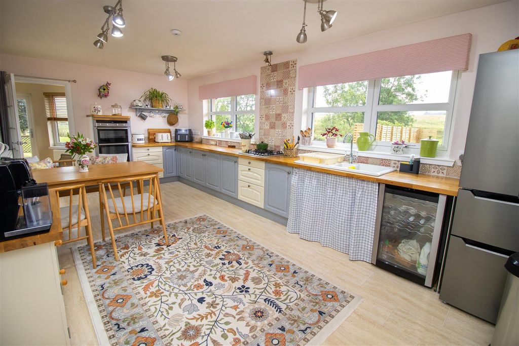 Property photo 2 of 53 Img_8642.Jpg