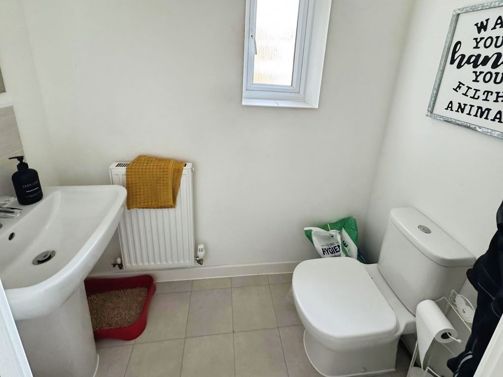 Property photo 3 of 14 Cloakroom/wc