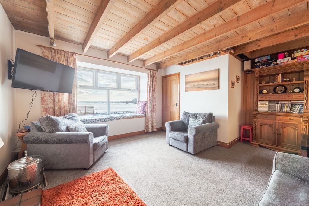 Property photo 3 of 37